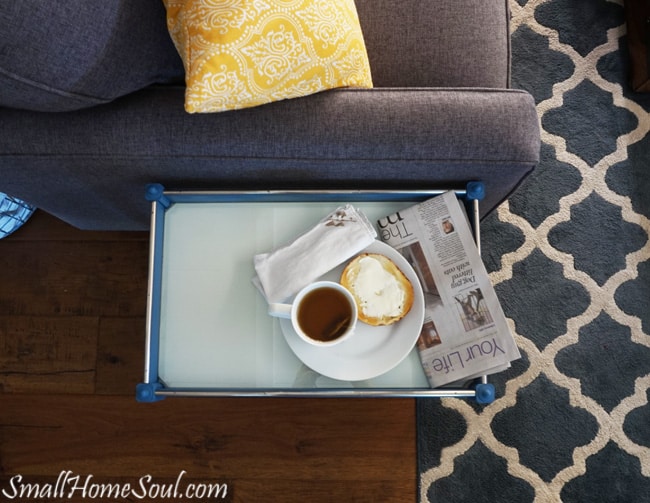 Chalky Paint Side Table makeover with Diva of DIY Chalk Mix turned this old boring table beautiful....www.smallhomesoul.com